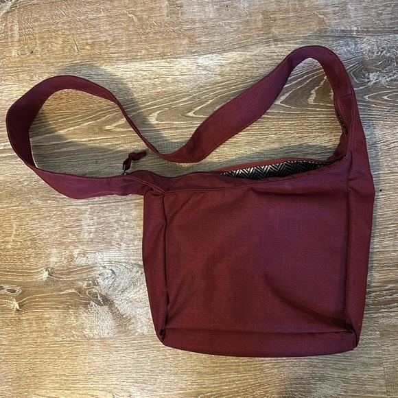 OGIO crossbody purse - Picture 2 of 3